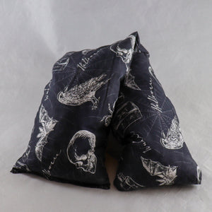 A NerdyKeppie Ravens & Skulls Halloween Heat & Cold Pack. 